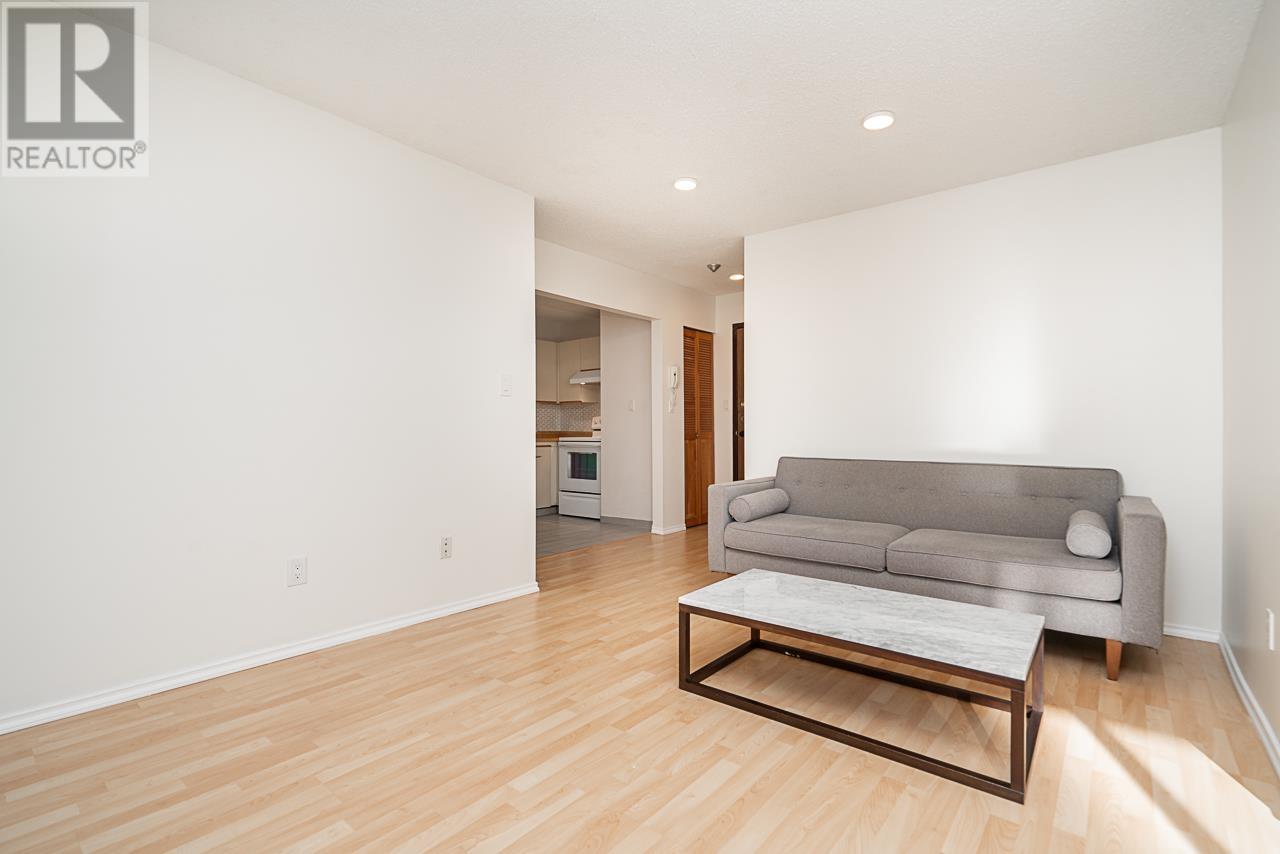 Listing Picture 9 of 23 : 202 8645 OSLER STREET, Vancouver / 溫哥華 - 魯藝地產 Yvonne Lu Group - MLS Medallion Club Member