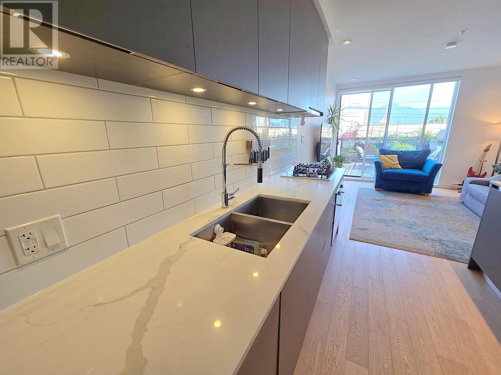 Listing Picture 12 of 39 : 311 1647 E PENDER STREET, Vancouver / 溫哥華 - 魯藝地產 Yvonne Lu Group - MLS Medallion Club Member