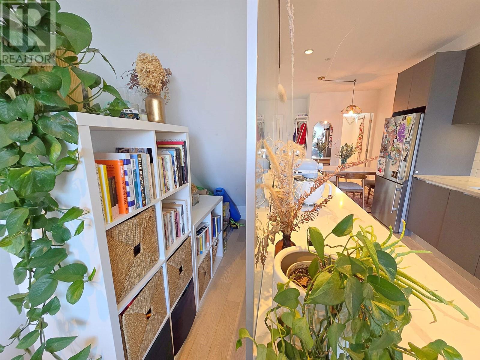 Listing Picture 17 of 39 : 311 1647 E PENDER STREET, Vancouver / 溫哥華 - 魯藝地產 Yvonne Lu Group - MLS Medallion Club Member