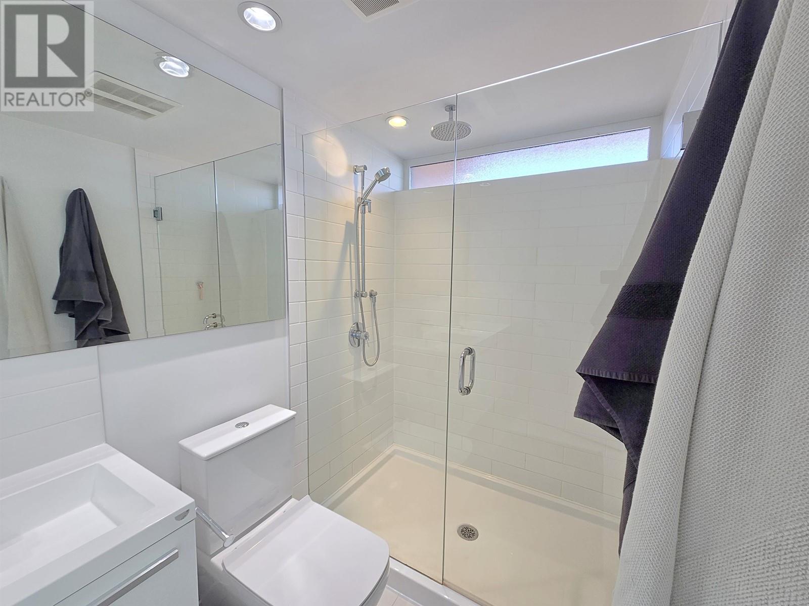 Listing Picture 35 of 39 : 311 1647 E PENDER STREET, Vancouver / 溫哥華 - 魯藝地產 Yvonne Lu Group - MLS Medallion Club Member