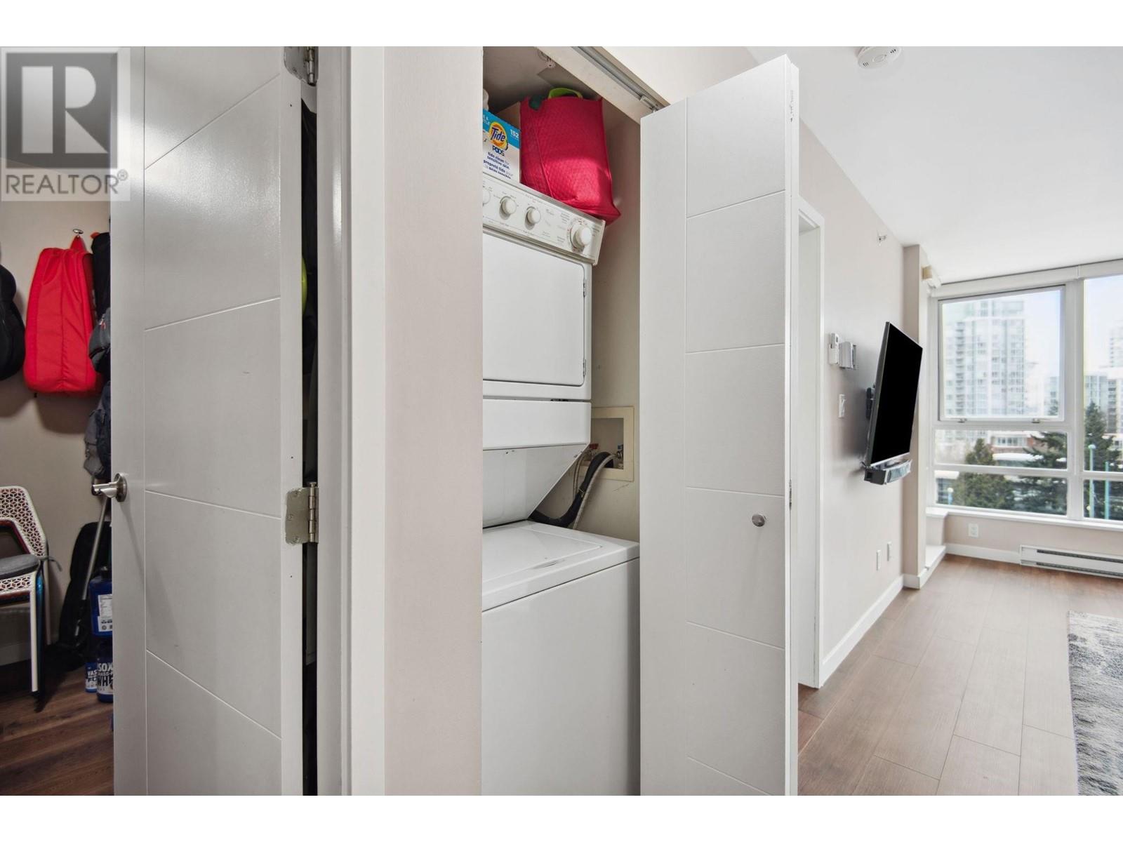 Listing Picture 16 of 30 : 811 939 EXPO BOULEVARD, Vancouver / 溫哥華 - 魯藝地產 Yvonne Lu Group - MLS Medallion Club Member