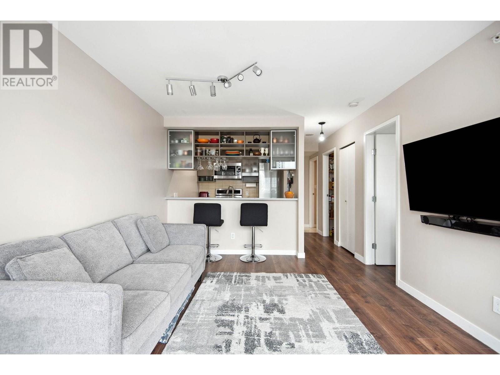 Listing Picture 7 of 30 : 811 939 EXPO BOULEVARD, Vancouver / 溫哥華 - 魯藝地產 Yvonne Lu Group - MLS Medallion Club Member