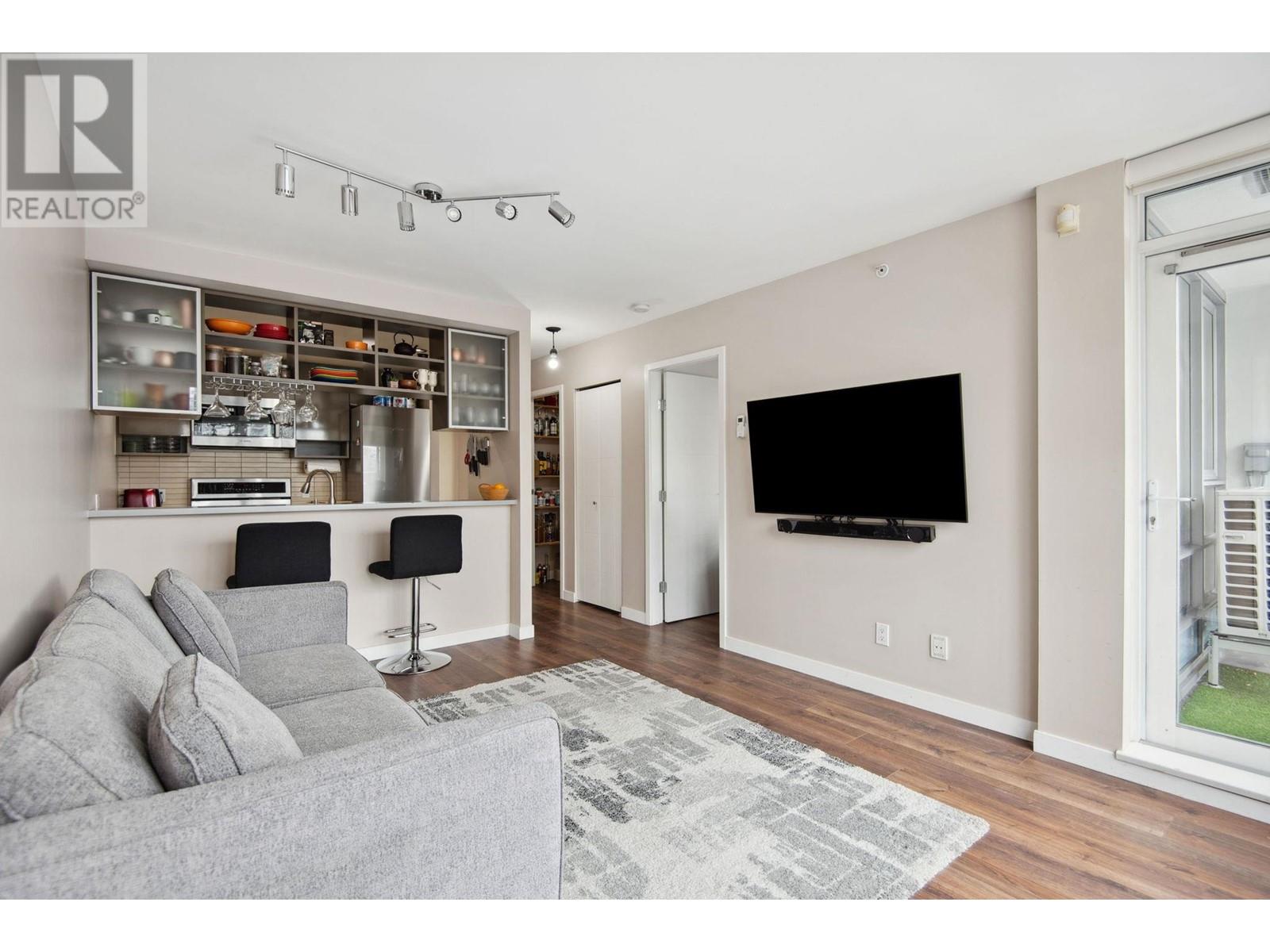 Listing Picture 8 of 30 : 811 939 EXPO BOULEVARD, Vancouver / 溫哥華 - 魯藝地產 Yvonne Lu Group - MLS Medallion Club Member