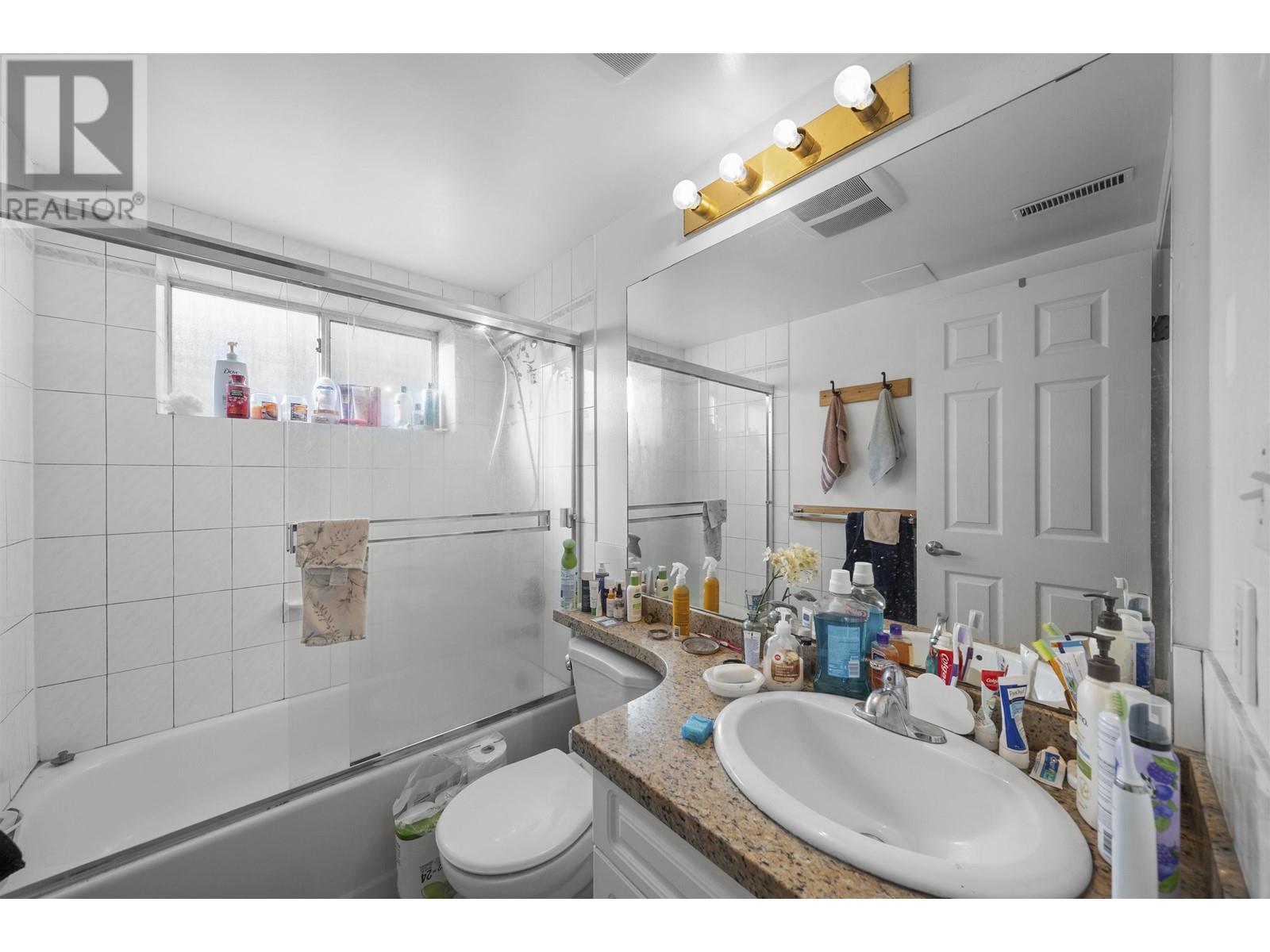 Listing Picture 24 of 31 : 3088 E GEORGIA STREET, Vancouver / 溫哥華 - 魯藝地產 Yvonne Lu Group - MLS Medallion Club Member