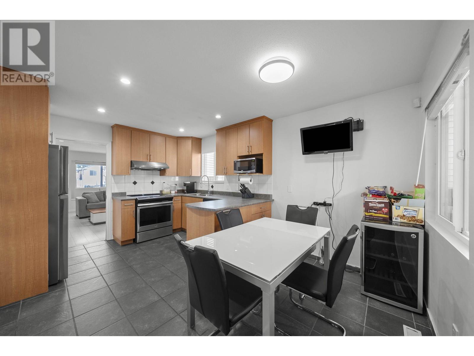 Listing Picture 16 of 31 : 3088 E GEORGIA STREET, Vancouver / 溫哥華 - 魯藝地產 Yvonne Lu Group - MLS Medallion Club Member