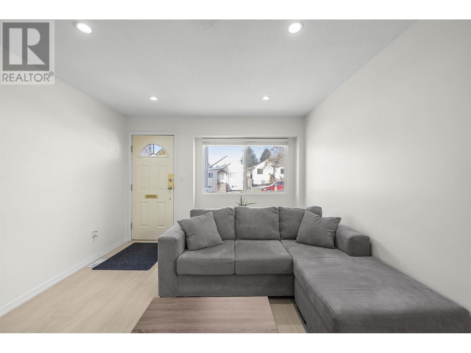 Listing Picture 3 of 31 : 3088 E GEORGIA STREET, Vancouver / 溫哥華 - 魯藝地產 Yvonne Lu Group - MLS Medallion Club Member