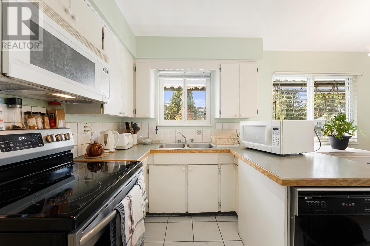 2119 Salisbury Avenue, Port Coquitlam, British Columbia  V3B 5L5 - Photo 11 - R2965306