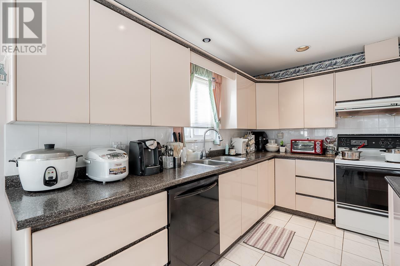 6958 Gray Avenue, Burnaby, British Columbia  V5J 3Y8 - Photo 11 - R2965312