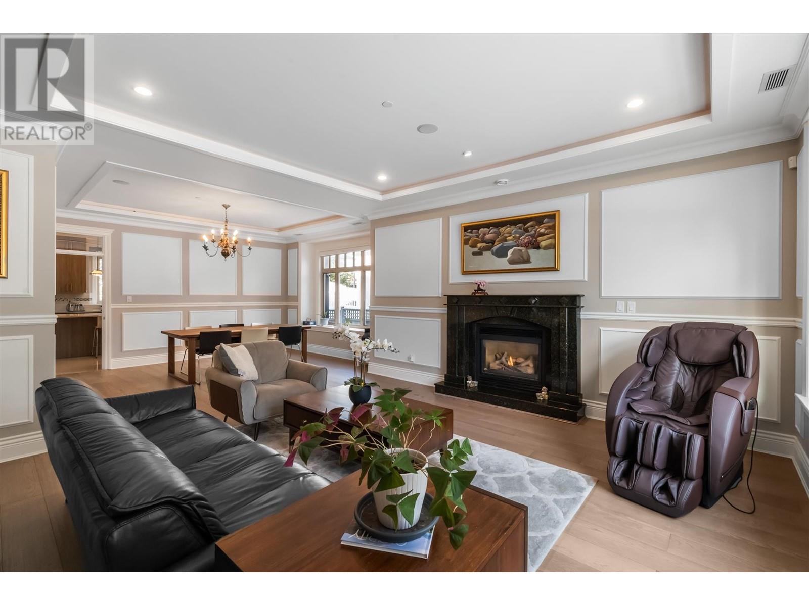 Property at 5809 CARTIER STREET image 3