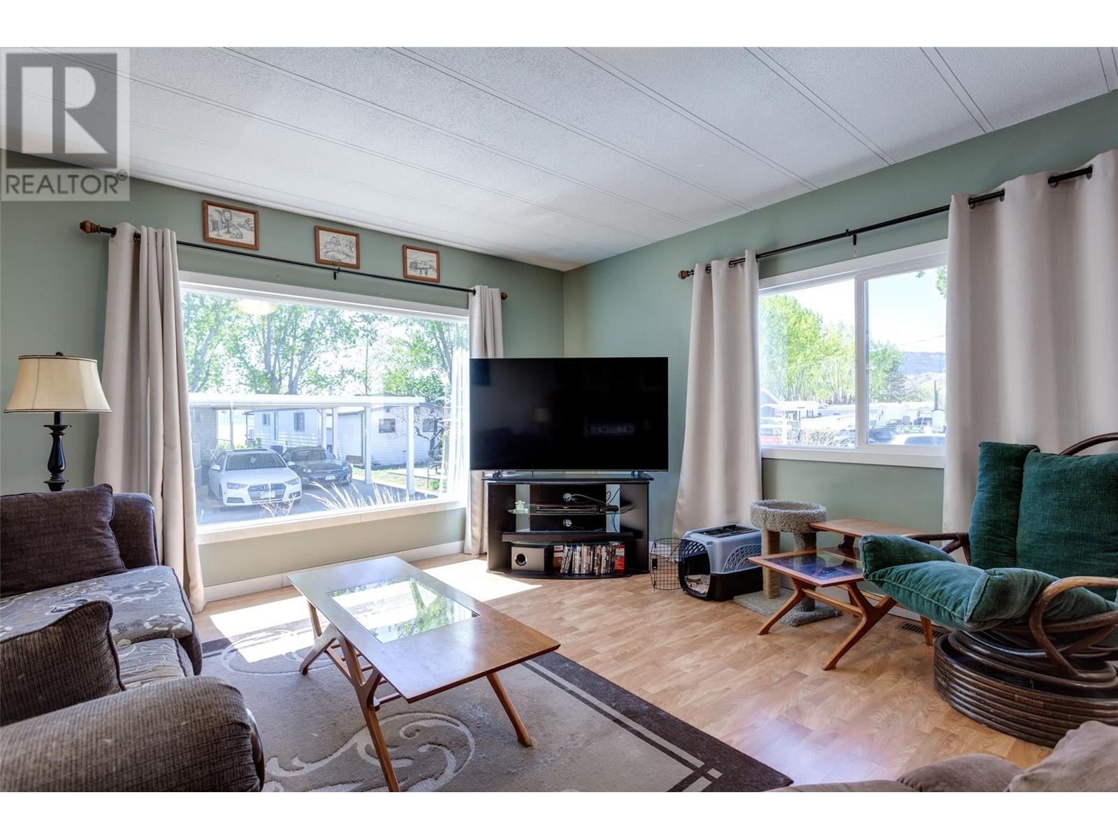Property at 2095 Boucherie Road Unit# 15 image 5