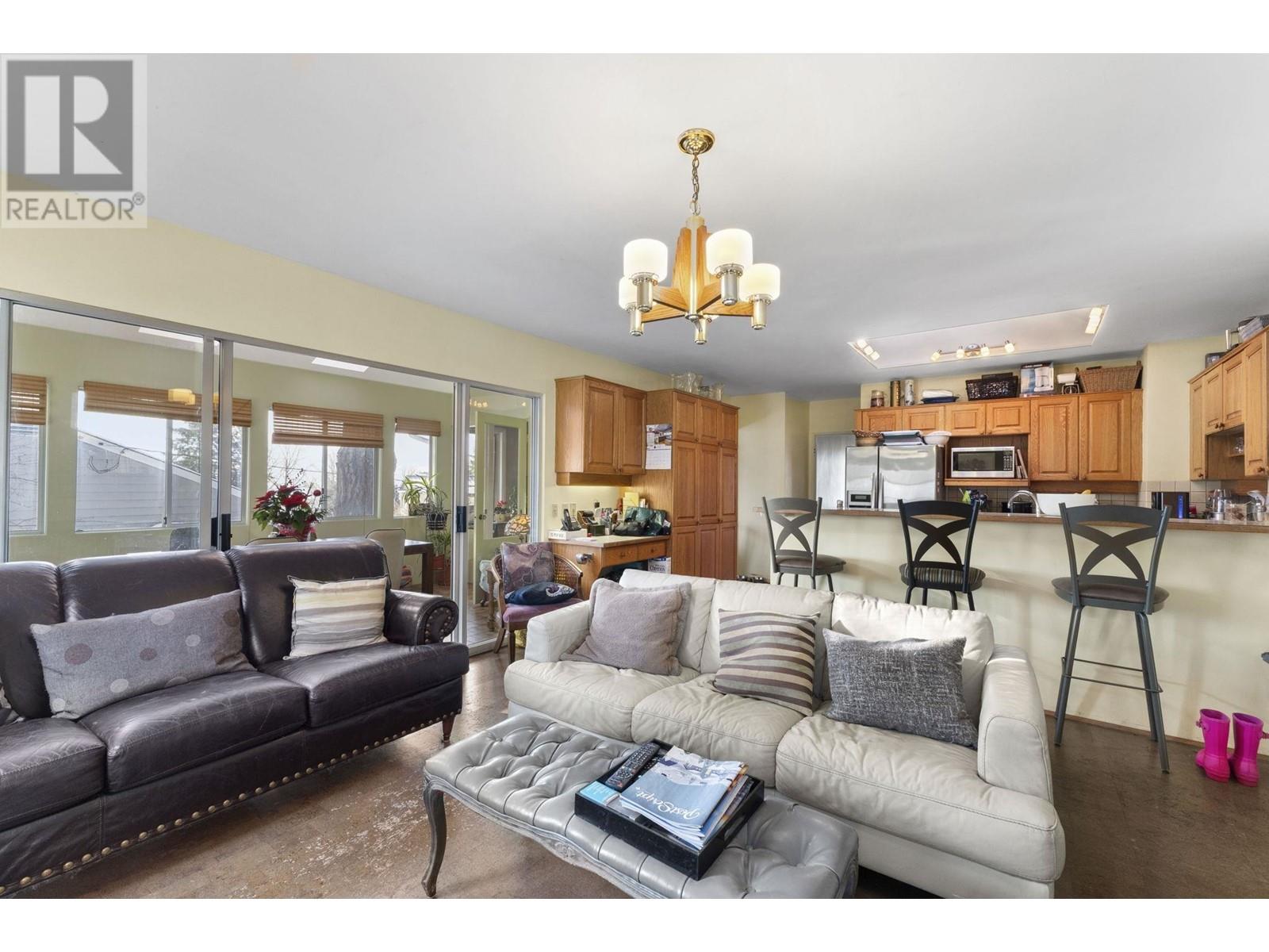 7950 Joffre Avenue, Burnaby, British Columbia  V5J 3L1 - Photo 12 - R2965270