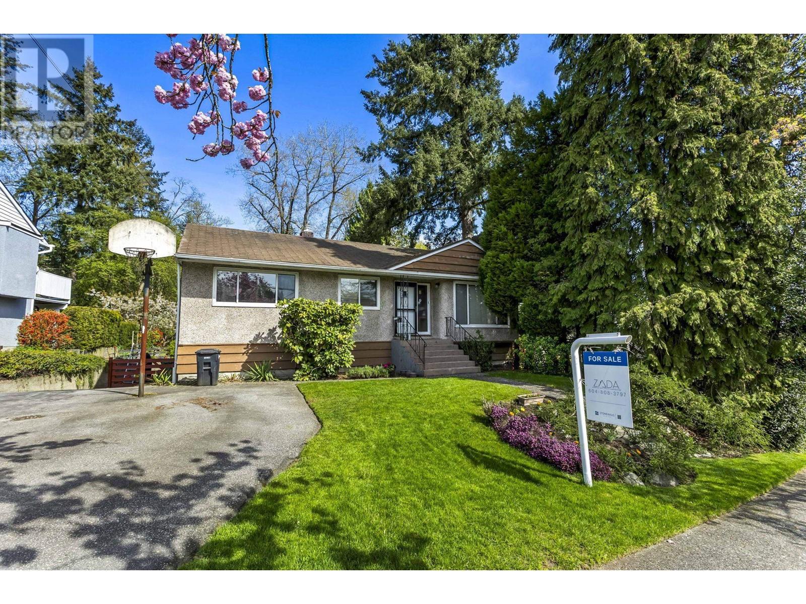 7950 Joffre Avenue, Burnaby, British Columbia  V5J 3L1 - Photo 1 - R2965270