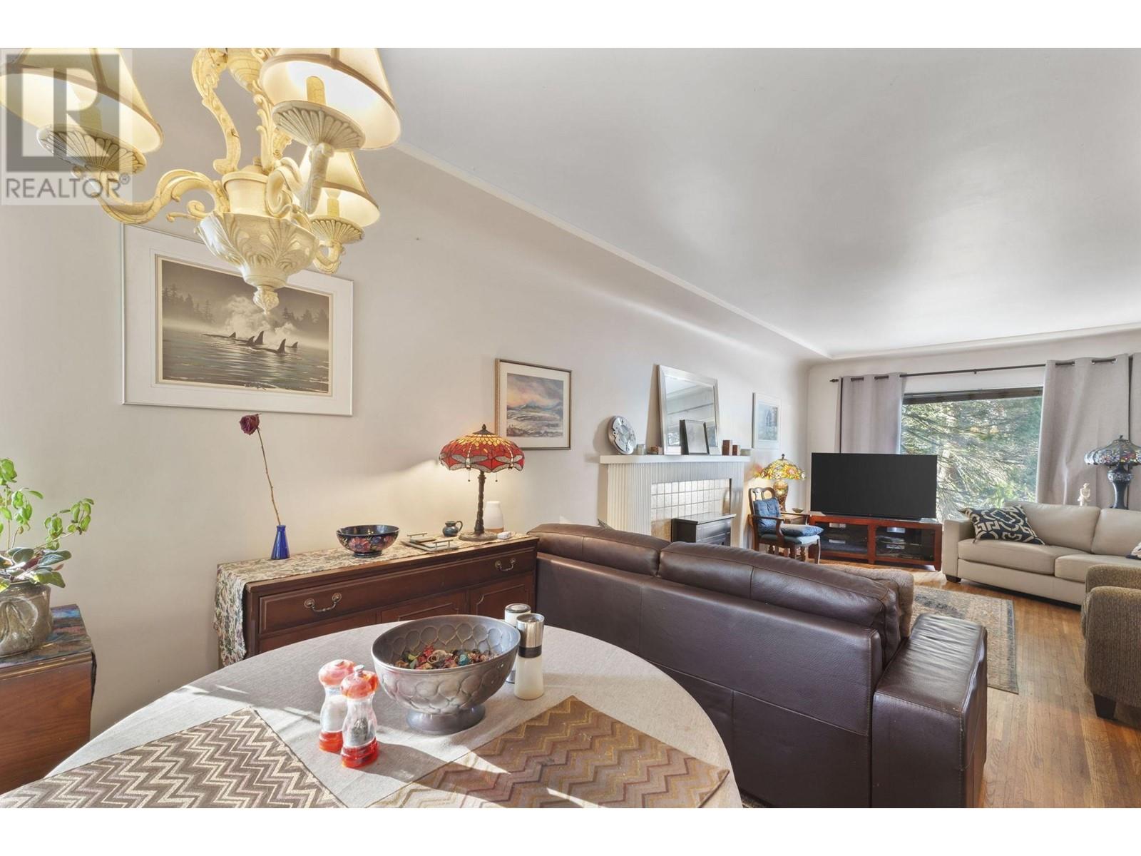 7950 Joffre Avenue, Burnaby, British Columbia  V5J 3L1 - Photo 7 - R2965270