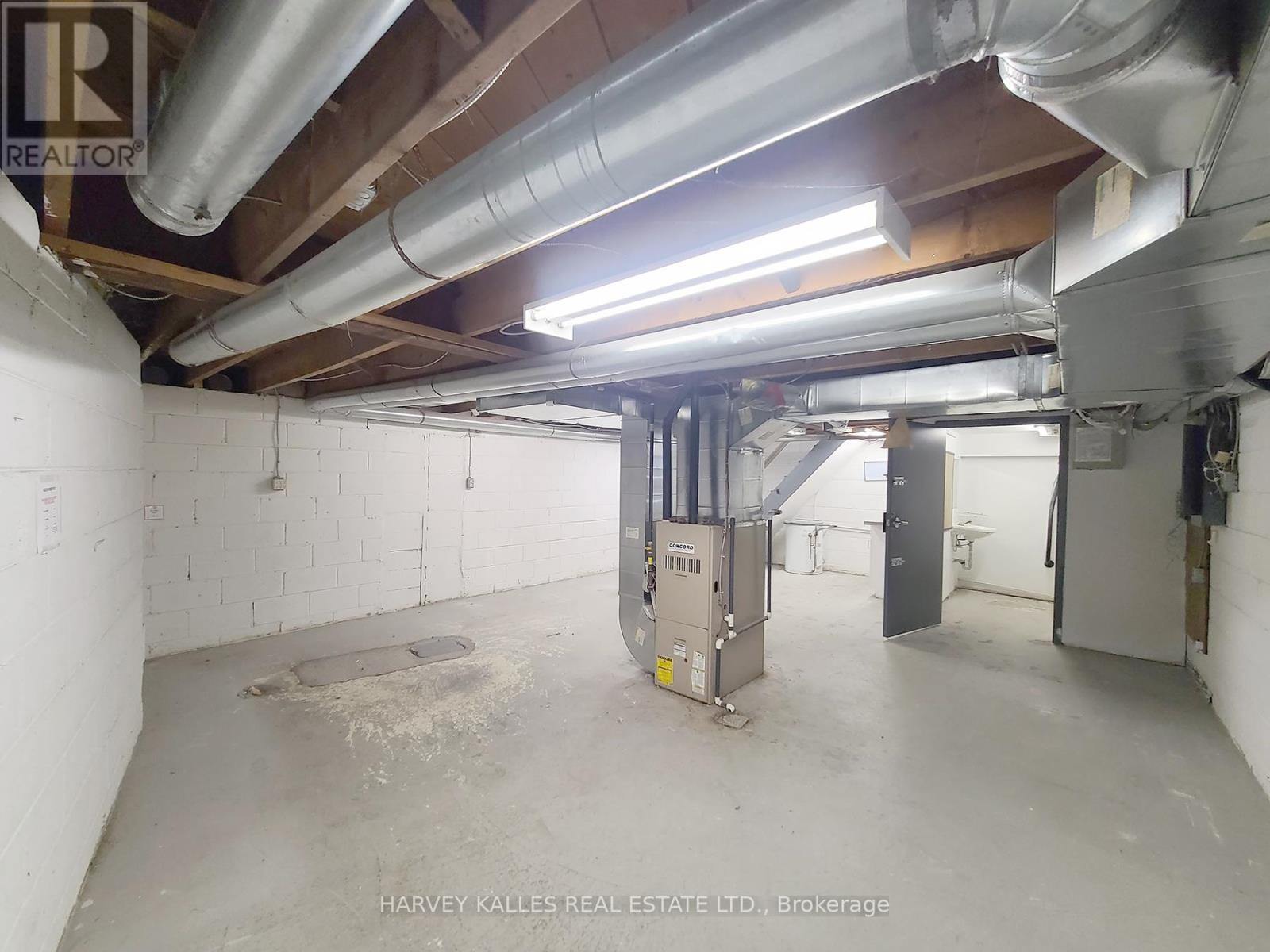 3813 Lake Shore Boulevard W, Toronto (Long Branch), Ontario  M8W 1R2 - Photo 16 - W11966130