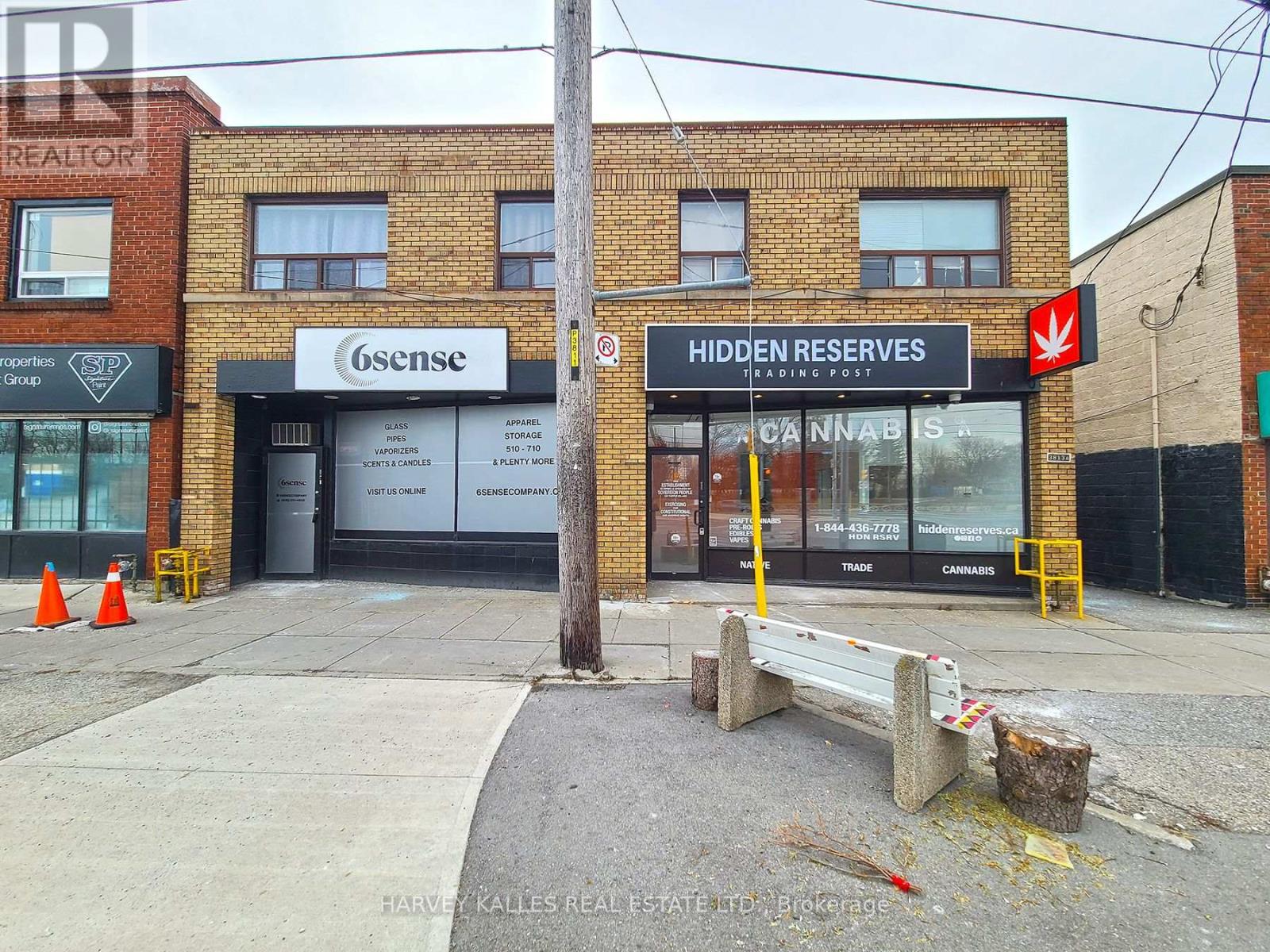 3813 Lake Shore Boulevard W, Toronto (Long Branch), Ontario  M8W 1R2 - Photo 2 - W11966130