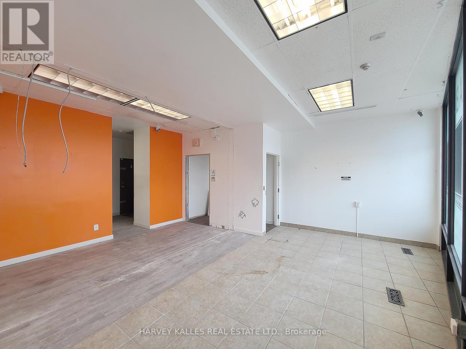 3813 Lake Shore Boulevard W, Toronto (Long Branch), Ontario  M8W 1R2 - Photo 3 - W11966130