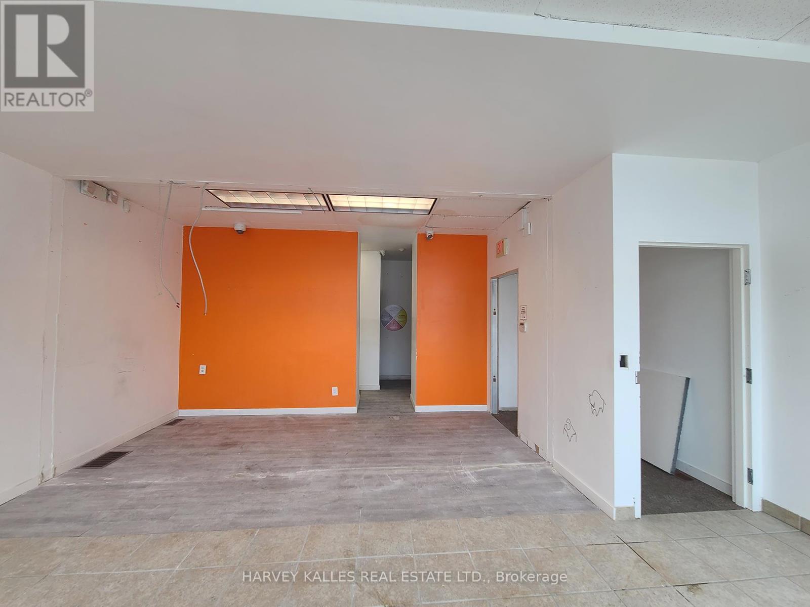 3813 Lake Shore Boulevard W, Toronto (Long Branch), Ontario  M8W 1R2 - Photo 4 - W11966130