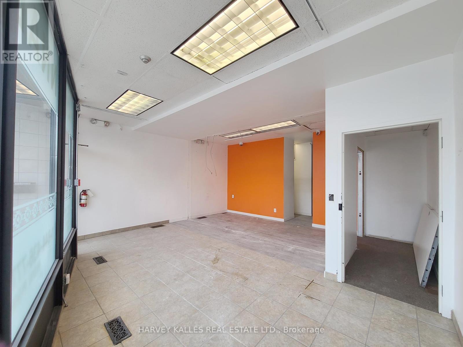 3813 Lake Shore Boulevard W, Toronto (Long Branch), Ontario  M8W 1R2 - Photo 6 - W11966130
