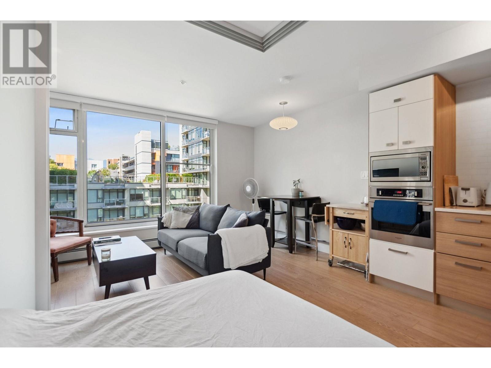 Listing Picture 6 of 23 : 623 1783 MANITOBA STREET, Vancouver / 溫哥華 - 魯藝地產 Yvonne Lu Group - MLS Medallion Club Member