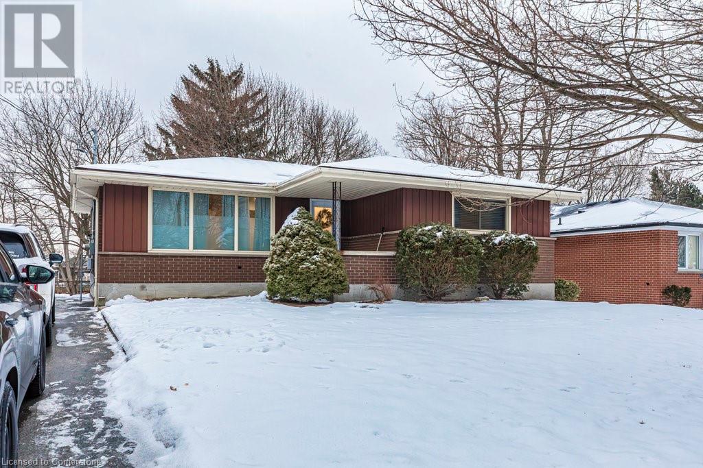 <h3>$2,450<small> Monthly</small></h3><p>10 Buckingham Drive Unit# #1, Hamilton, Ontario</p>