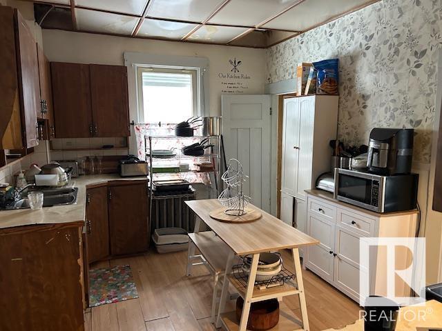 Property at 10848 93 ST NW image 5