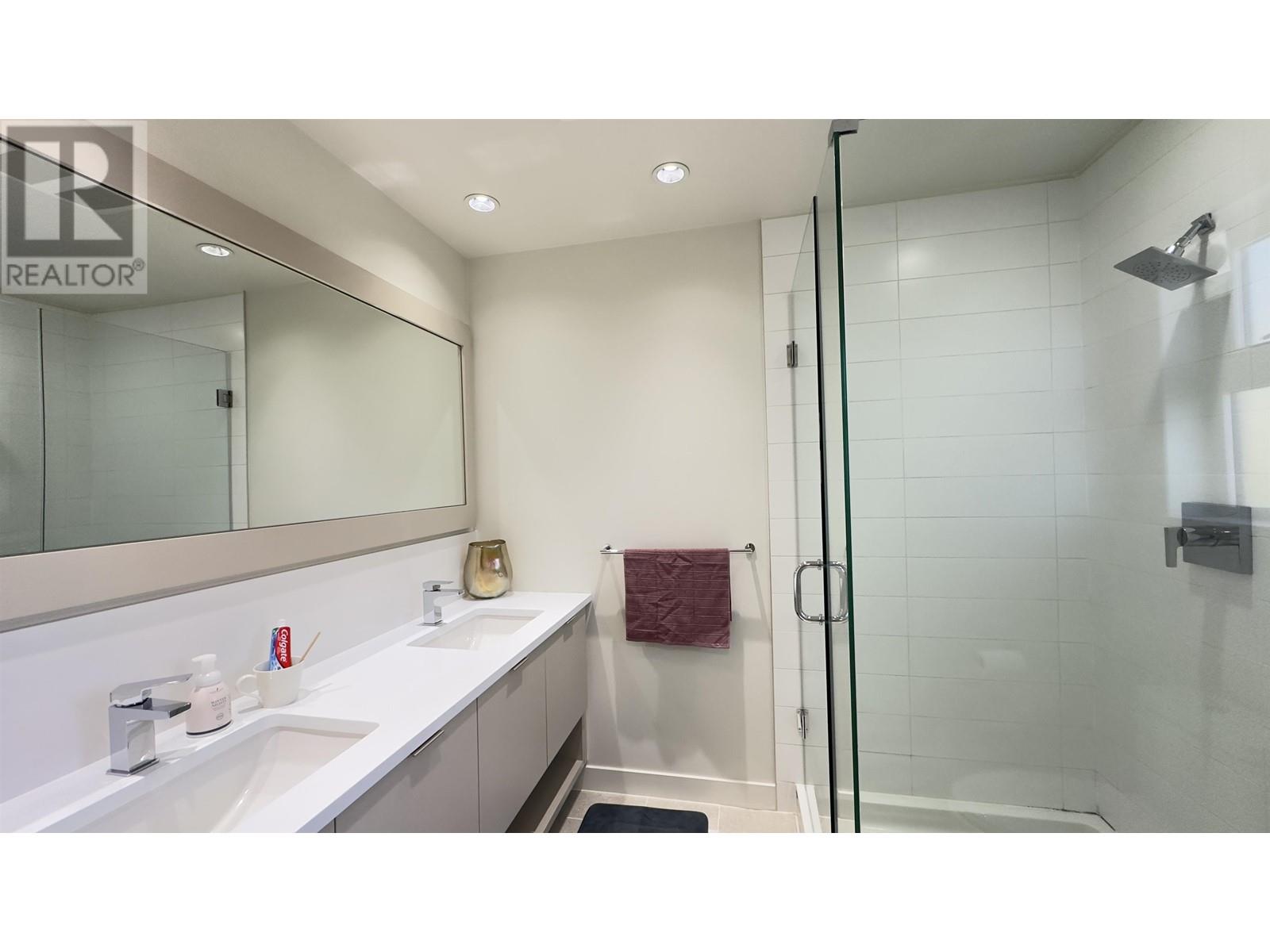 Listing Picture 22 of 33 : 8588 OSLER STREET, Vancouver / 溫哥華 - 魯藝地產 Yvonne Lu Group - MLS Medallion Club Member