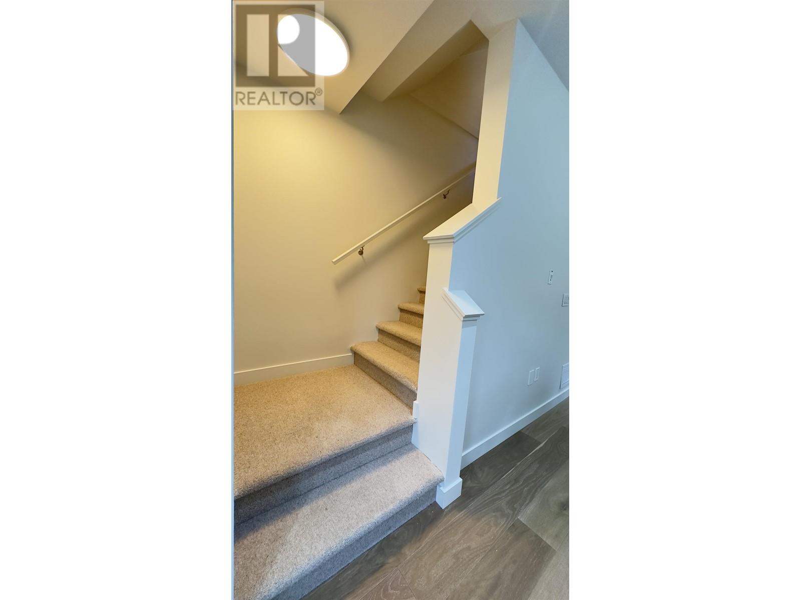 Listing Picture 8 of 33 : 8588 OSLER STREET, Vancouver / 溫哥華 - 魯藝地產 Yvonne Lu Group - MLS Medallion Club Member