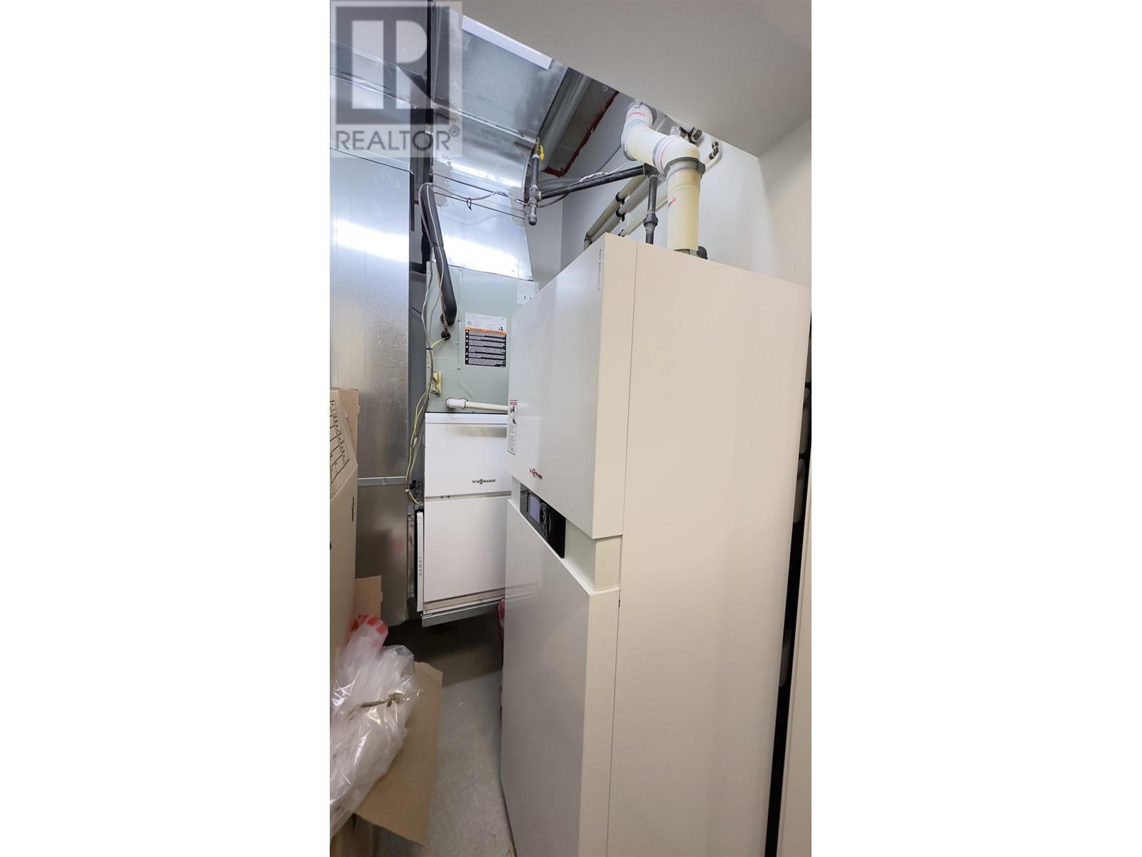 Listing Picture 28 of 33 : 8588 OSLER STREET, Vancouver / 溫哥華 - 魯藝地產 Yvonne Lu Group - MLS Medallion Club Member