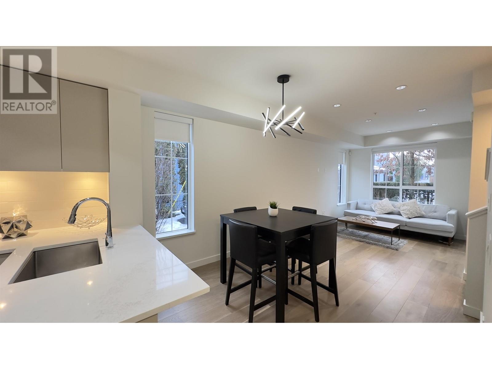 Listing Picture 5 of 33 : 8588 OSLER STREET, Vancouver / 溫哥華 - 魯藝地產 Yvonne Lu Group - MLS Medallion Club Member