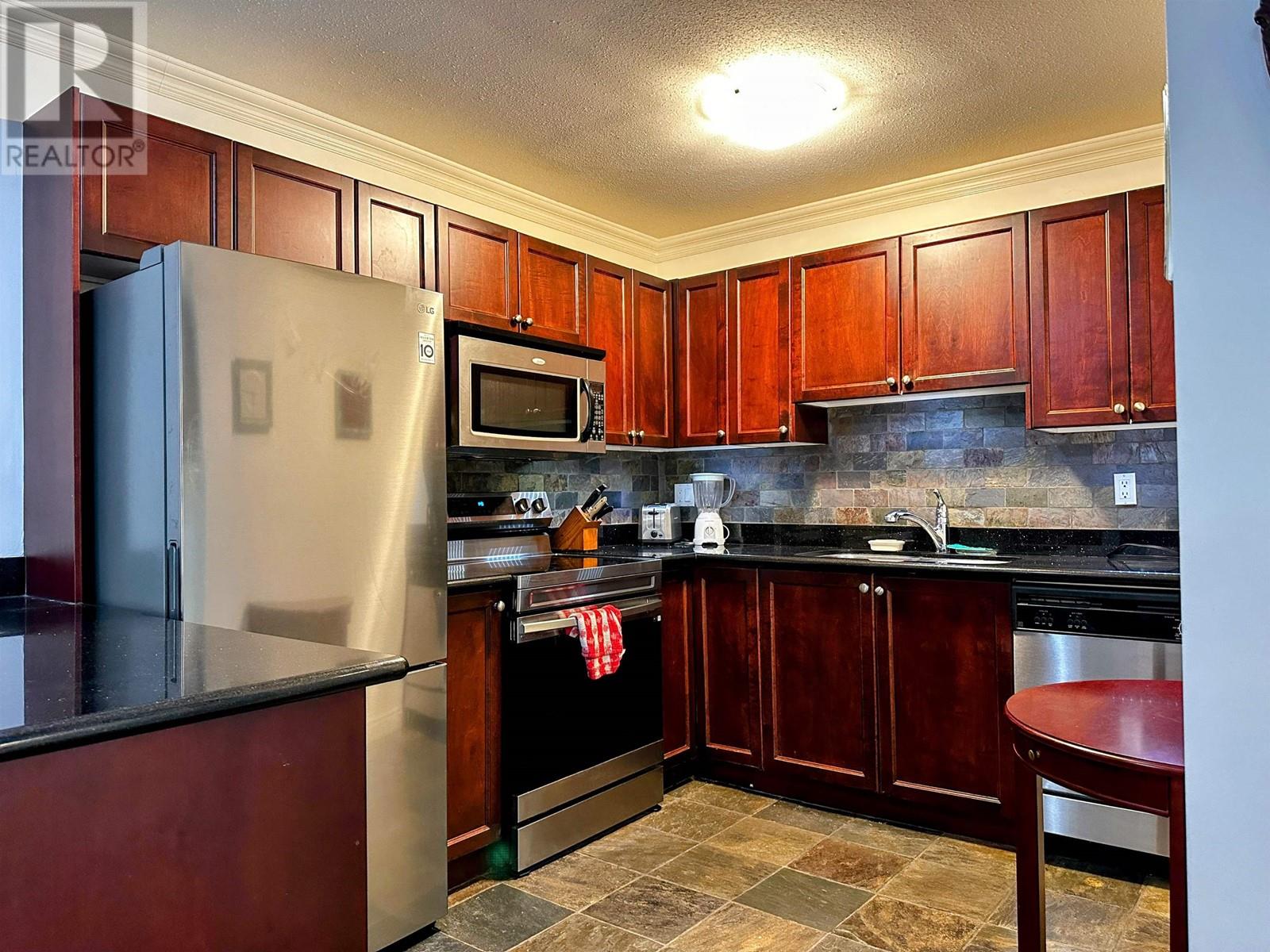 Listing Picture 2 of 30 : 316 1550 BARCLAY STREET, Vancouver / 溫哥華 - 魯藝地產 Yvonne Lu Group - MLS Medallion Club Member