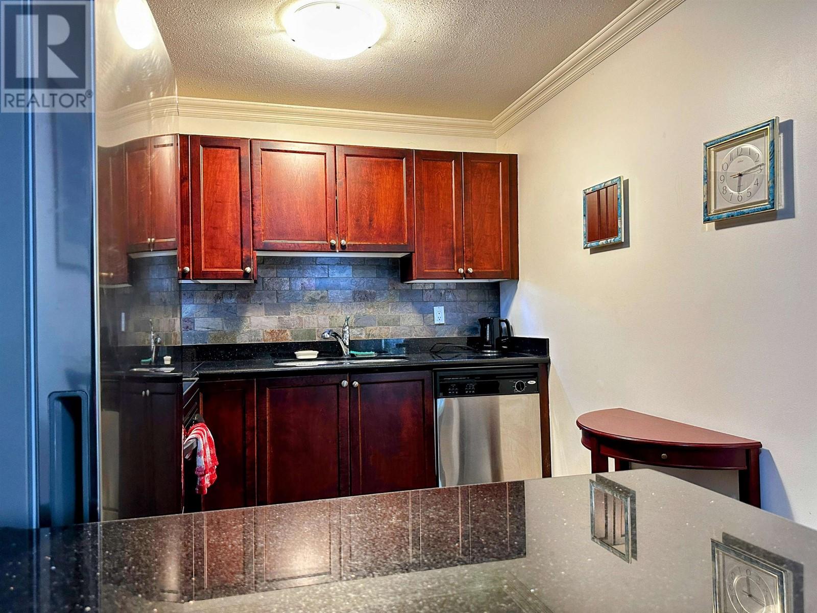 Listing Picture 3 of 30 : 316 1550 BARCLAY STREET, Vancouver / 溫哥華 - 魯藝地產 Yvonne Lu Group - MLS Medallion Club Member
