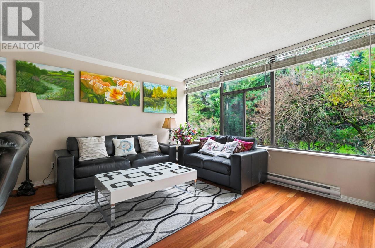 Listing Picture 12 of 21 : 303 4101 YEW STREET, Vancouver / 溫哥華 - 魯藝地產 Yvonne Lu Group - MLS Medallion Club Member