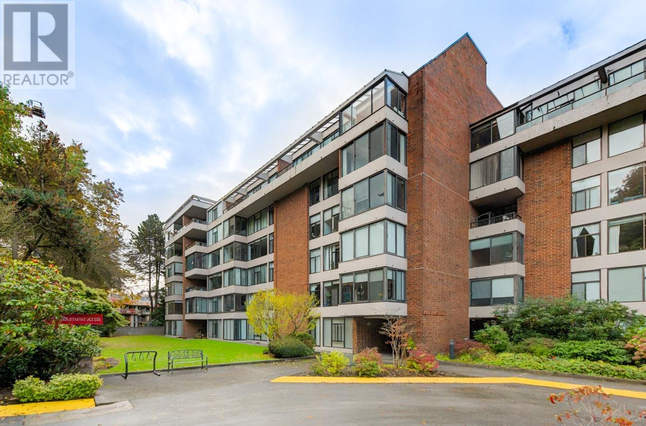 Listing Picture 18 of 21 : 303 4101 YEW STREET, Vancouver / 溫哥華 - 魯藝地產 Yvonne Lu Group - MLS Medallion Club Member