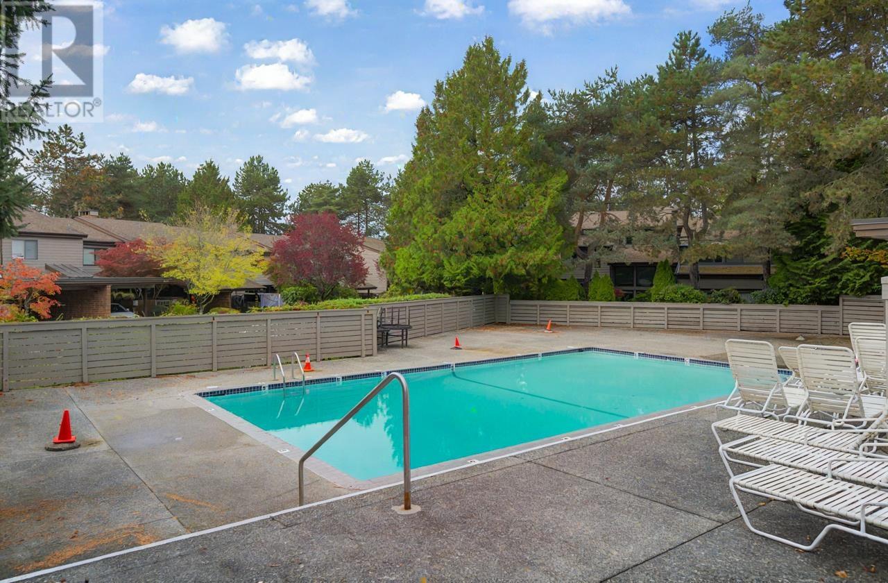 Listing Picture 20 of 21 : 303 4101 YEW STREET, Vancouver / 溫哥華 - 魯藝地產 Yvonne Lu Group - MLS Medallion Club Member