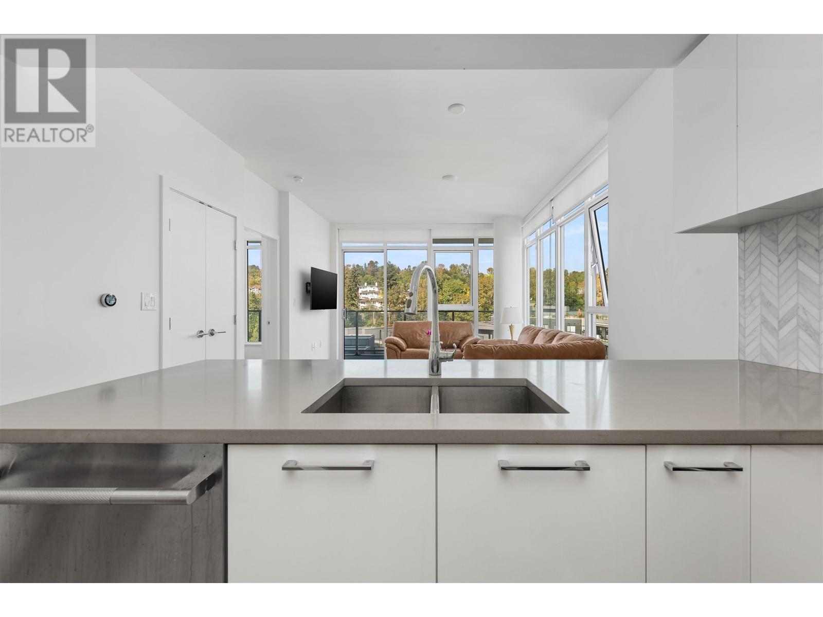 Listing Picture 8 of 28 : 808 8570 RIVERGRASS DRIVE, Vancouver / 溫哥華 - 魯藝地產 Yvonne Lu Group - MLS Medallion Club Member