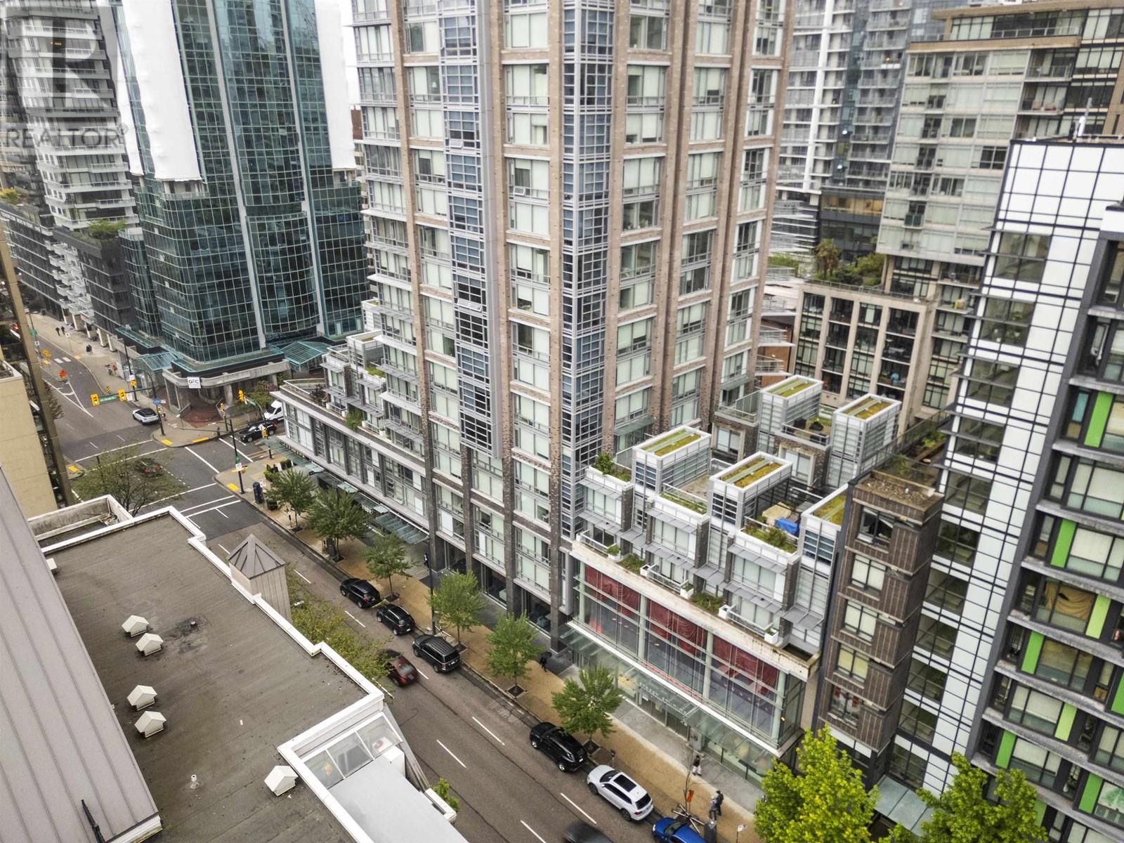 Listing Picture 18 of 19 : 1809 1283 HOWE STREET, Vancouver / 溫哥華 - 魯藝地產 Yvonne Lu Group - MLS Medallion Club Member