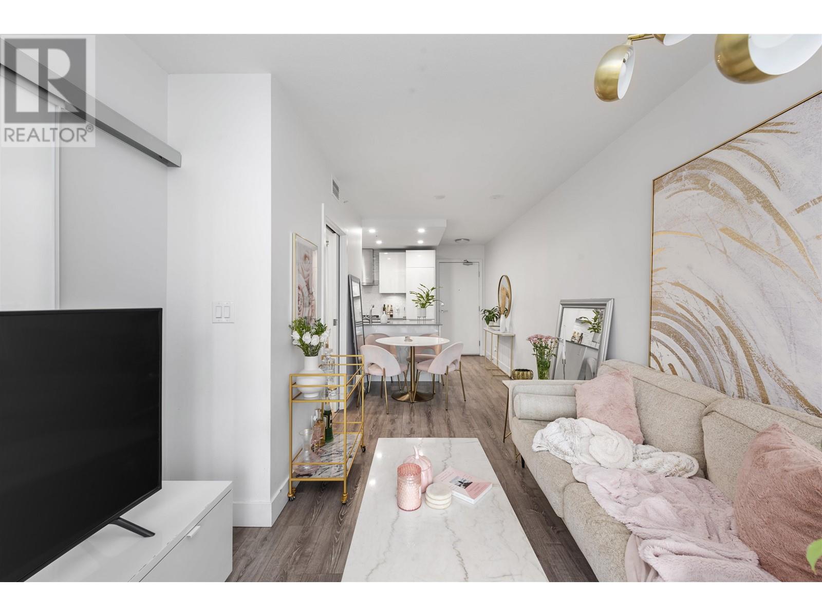 Listing Picture 3 of 19 : 1809 1283 HOWE STREET, Vancouver / 溫哥華 - 魯藝地產 Yvonne Lu Group - MLS Medallion Club Member