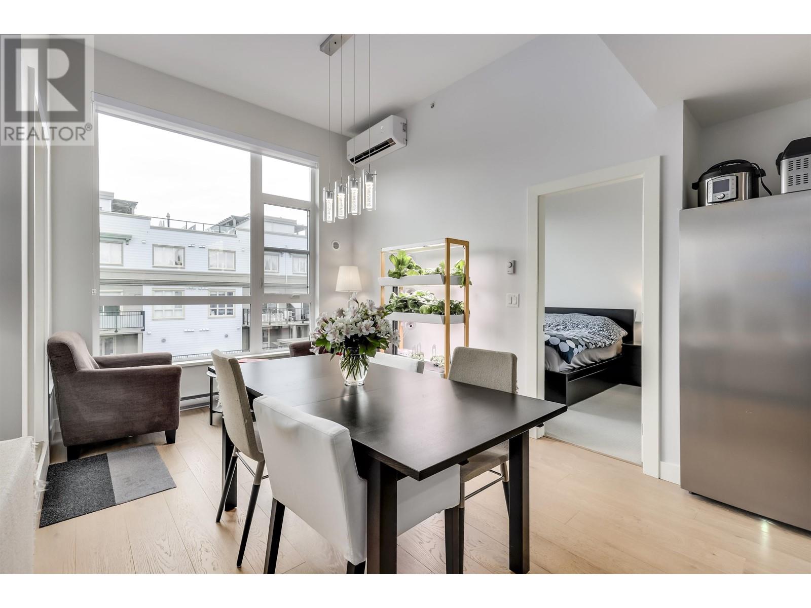 Listing Picture 3 of 28 : 413 13040 NO. 2 ROAD, Richmond / 烈治文 - 魯藝地產 Yvonne Lu Group - MLS Medallion Club Member