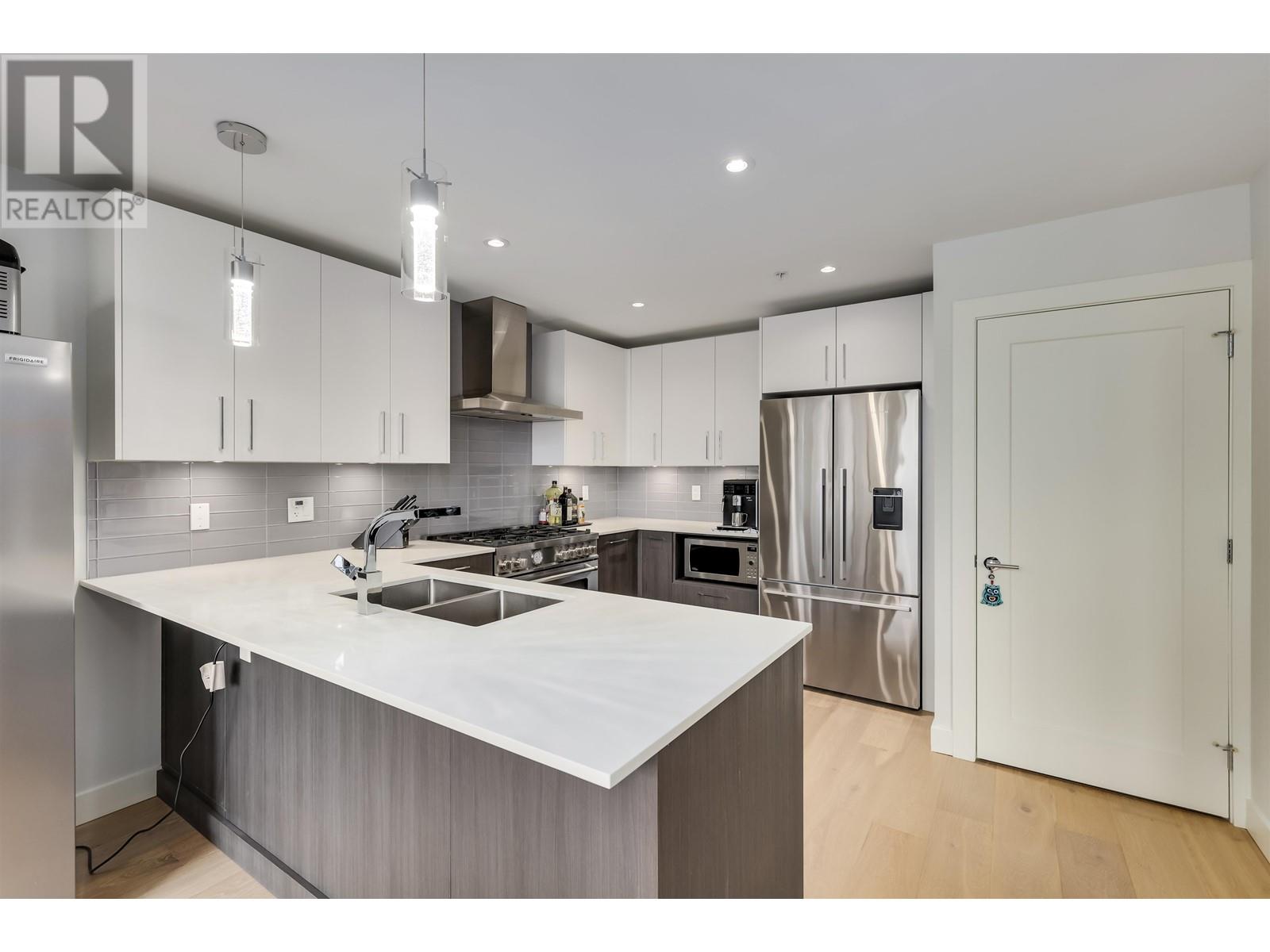 Listing Picture 6 of 28 : 413 13040 NO. 2 ROAD, Richmond / 烈治文 - 魯藝地產 Yvonne Lu Group - MLS Medallion Club Member