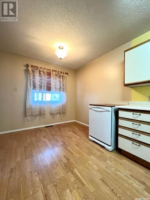 Property at 3 34 Central AVENUE S image 4