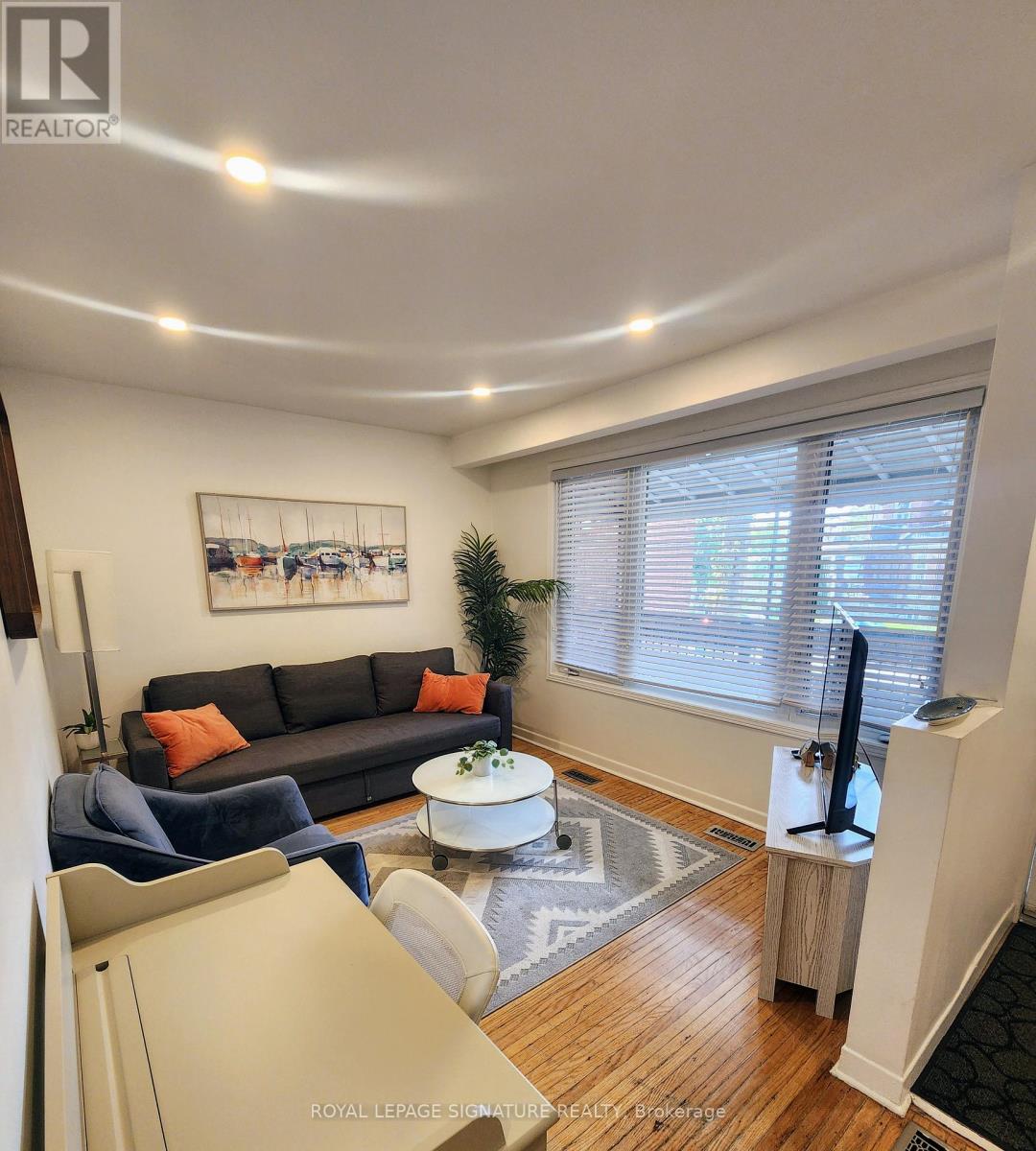 Main - 9 Wilson Park Road, Toronto, Ontario  M6K 3B6 - Photo 2 - W10408833