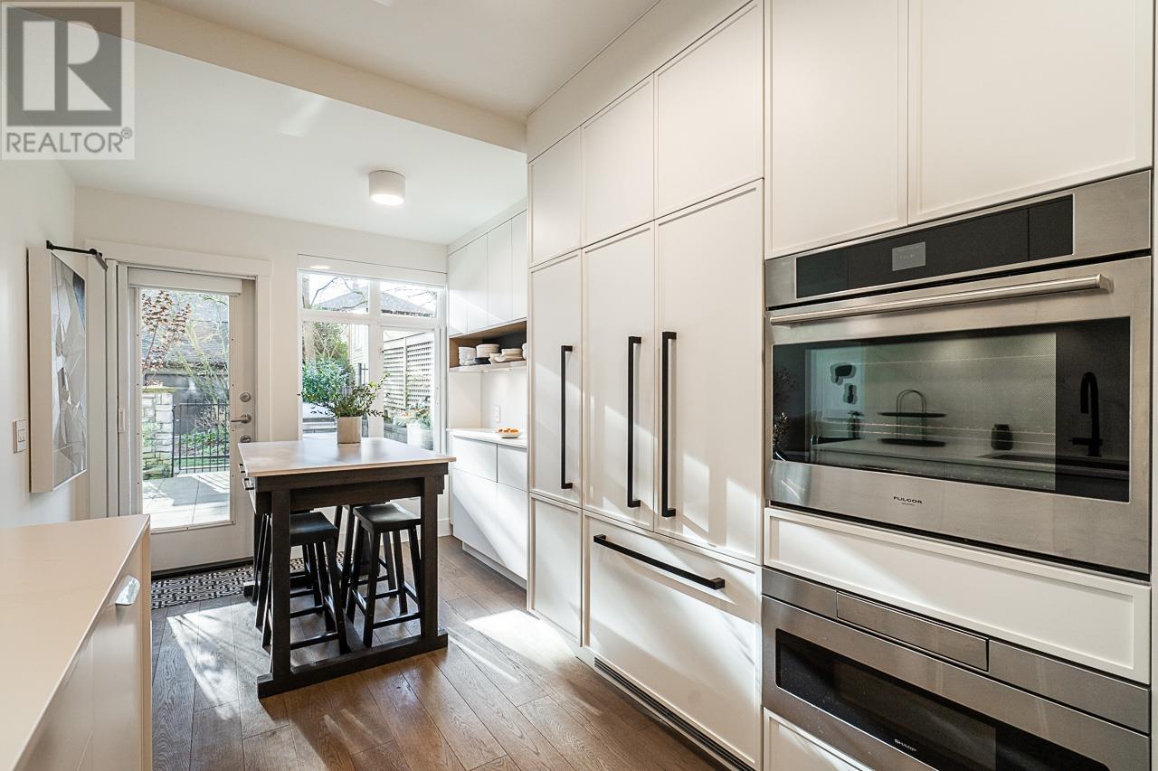 Listing Picture 10 of 40 : 109 3088 W 41ST AVENUE, Vancouver / 溫哥華 - 魯藝地產 Yvonne Lu Group - MLS Medallion Club Member