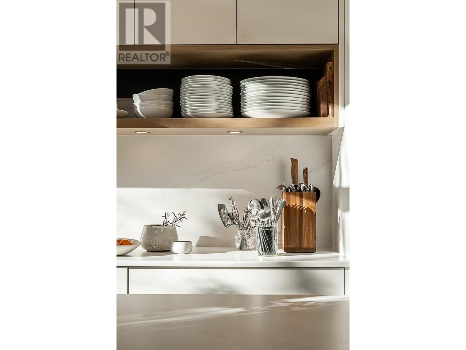 Listing Picture 8 of 40 : 109 3088 W 41ST AVENUE, Vancouver / 溫哥華 - 魯藝地產 Yvonne Lu Group - MLS Medallion Club Member