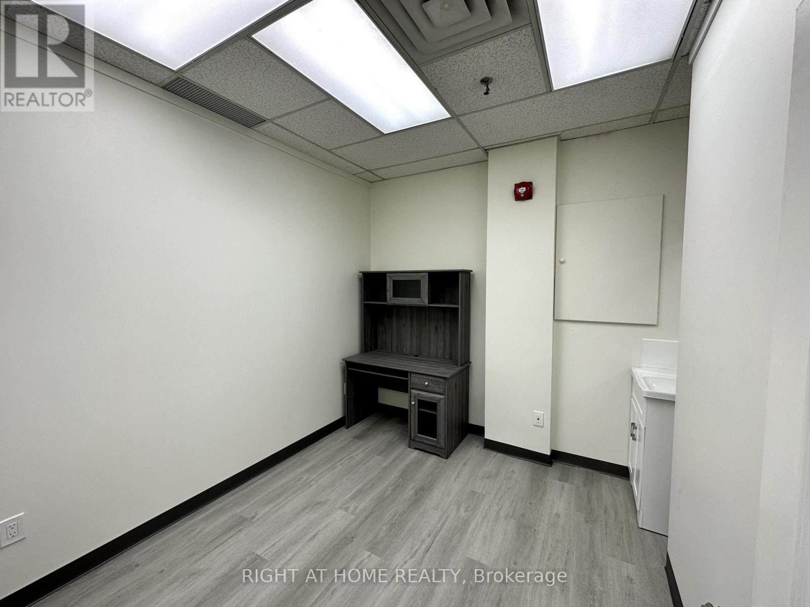 102-R2 - 7131 Bathurst Street, Vaughan, Ontario  L4J 7Z1 - Photo 4 - N11966342