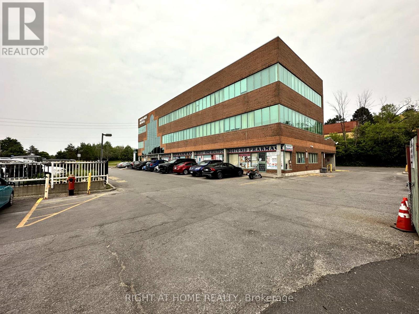102-R2 - 7131 Bathurst Street, Vaughan, Ontario  L4J 7Z1 - Photo 6 - N11966342