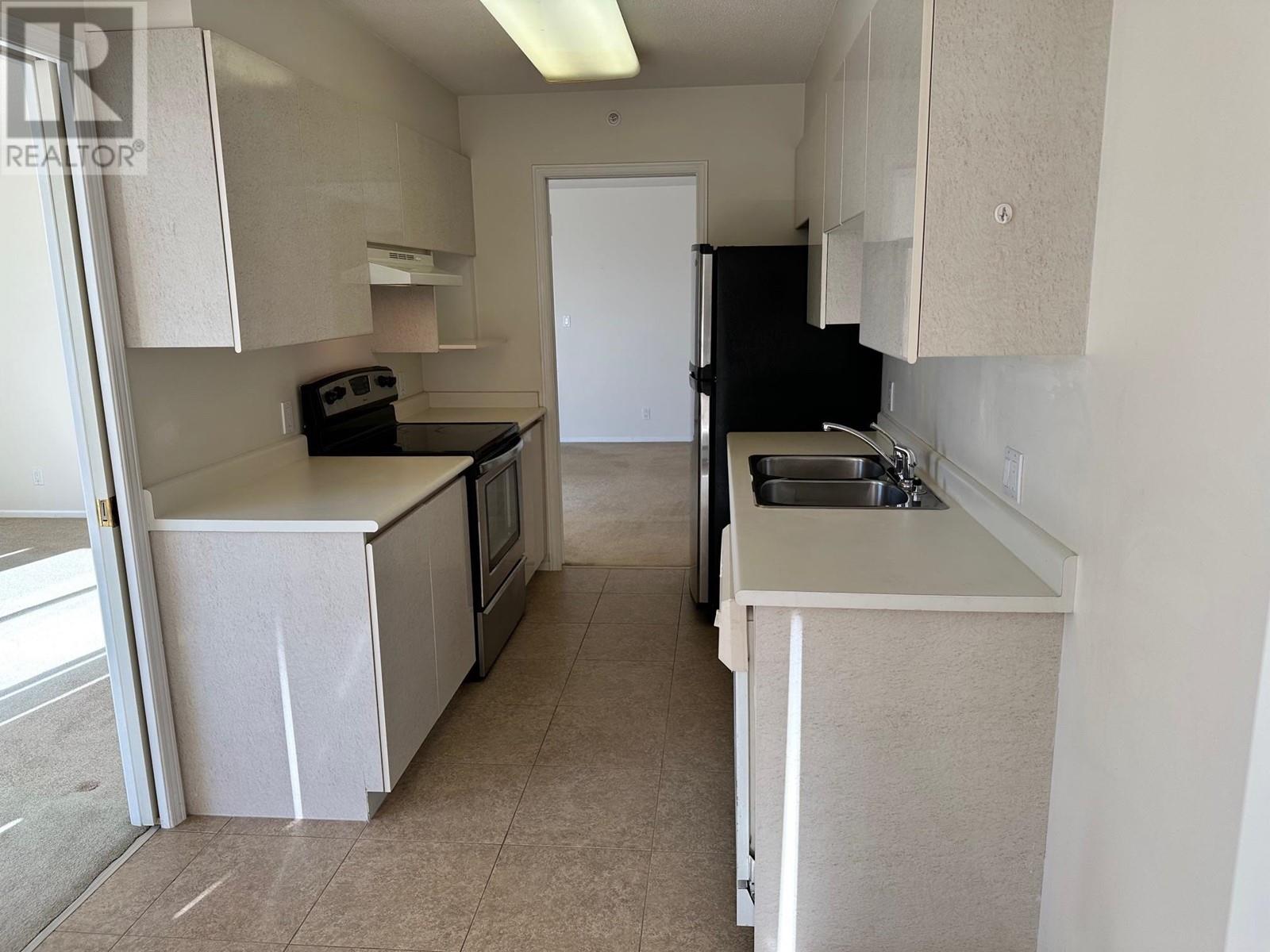 Listing Picture 4 of 20 : 604 7995 WESTMINSTER HIGHWAY, Richmond / 烈治文 - 魯藝地產 Yvonne Lu Group - MLS Medallion Club Member