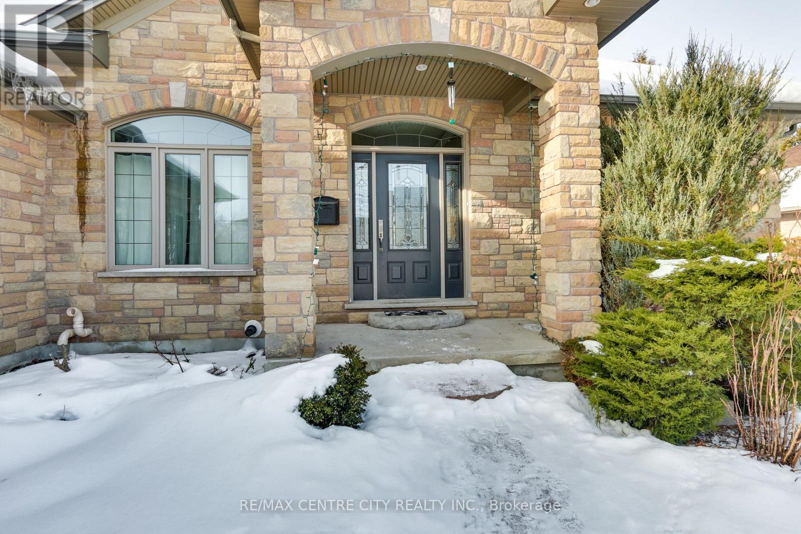 Property at 85 PRINCE OF WALES GATE image 3