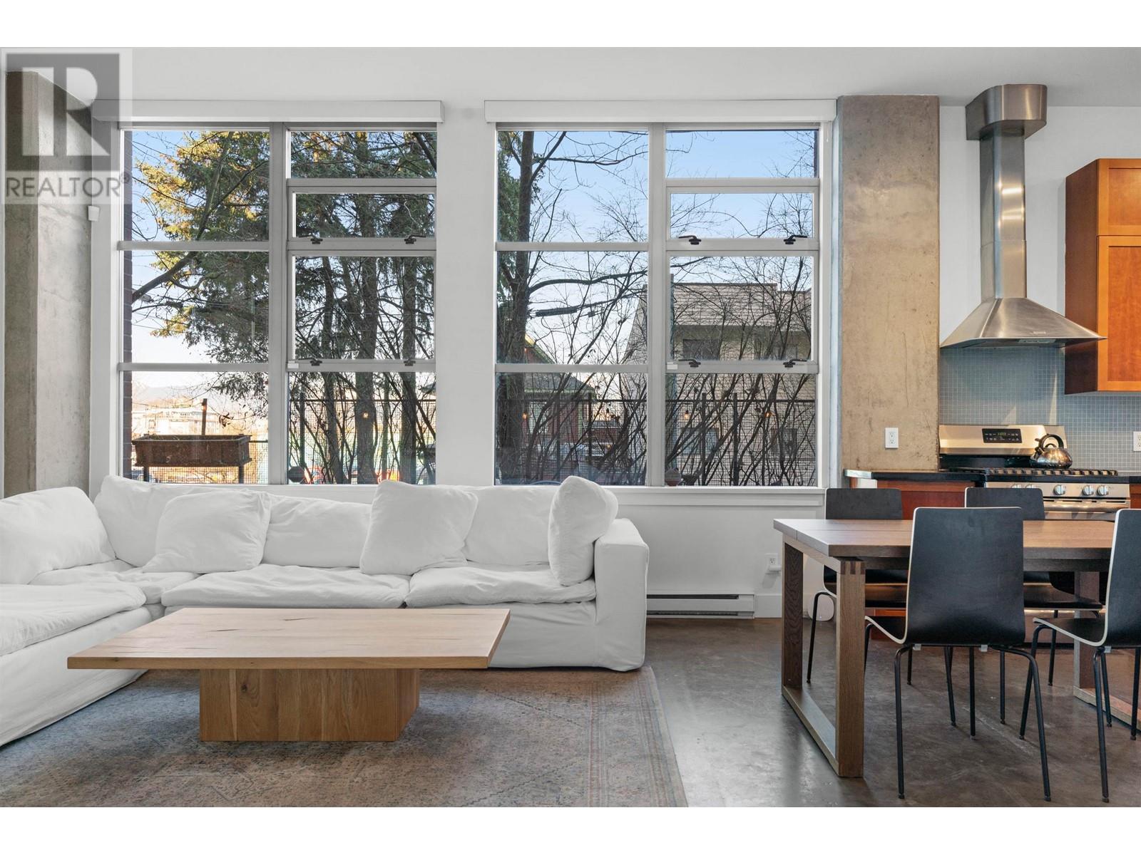 Listing Picture 2 of 40 : 113 2635 PRINCE EDWARD STREET, Vancouver / 溫哥華 - 魯藝地產 Yvonne Lu Group - MLS Medallion Club Member