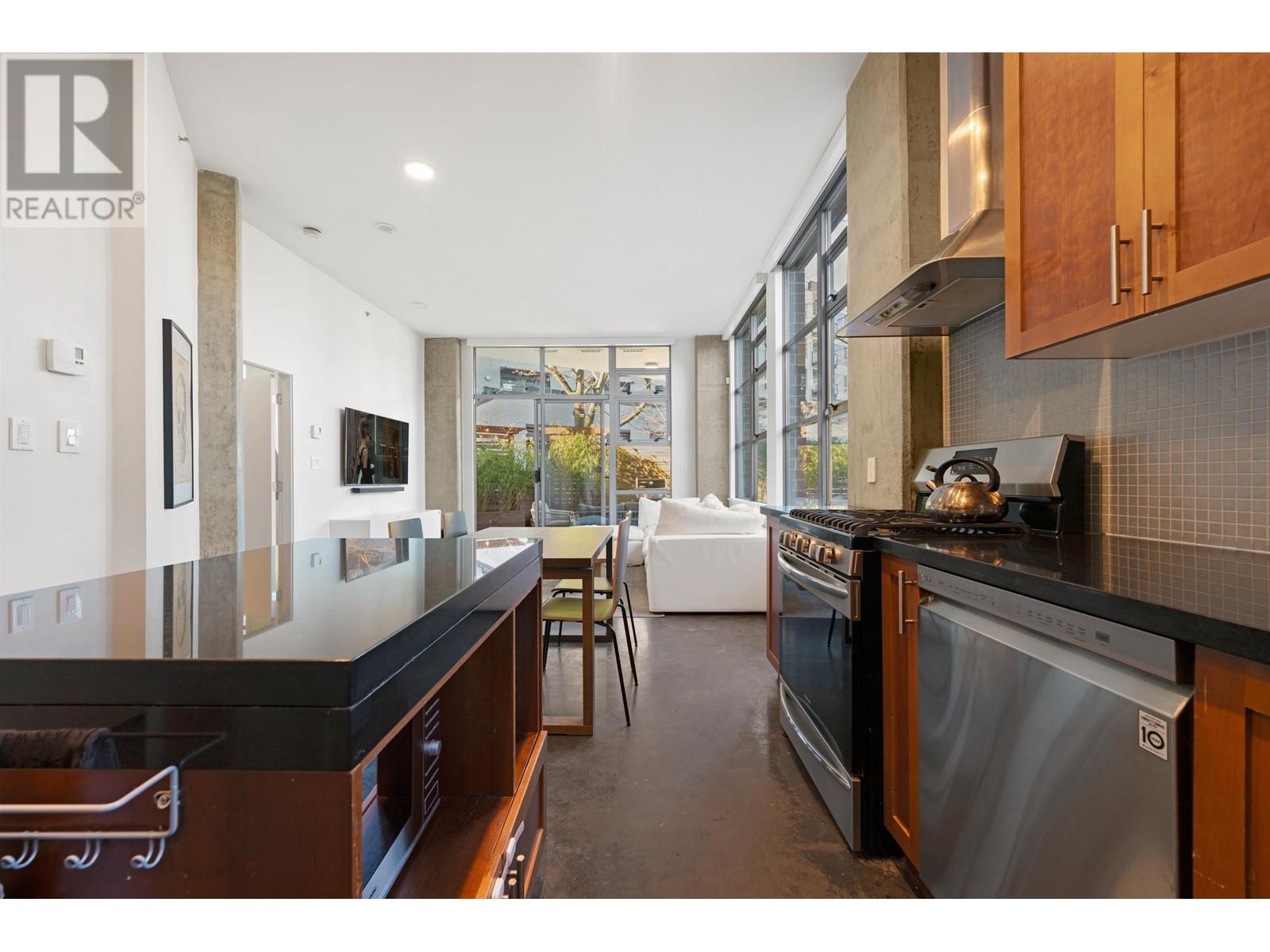 Listing Picture 29 of 40 : 113 2635 PRINCE EDWARD STREET, Vancouver / 溫哥華 - 魯藝地產 Yvonne Lu Group - MLS Medallion Club Member