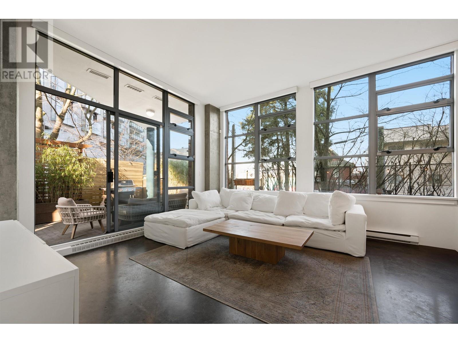 Listing Picture 3 of 40 : 113 2635 PRINCE EDWARD STREET, Vancouver / 溫哥華 - 魯藝地產 Yvonne Lu Group - MLS Medallion Club Member